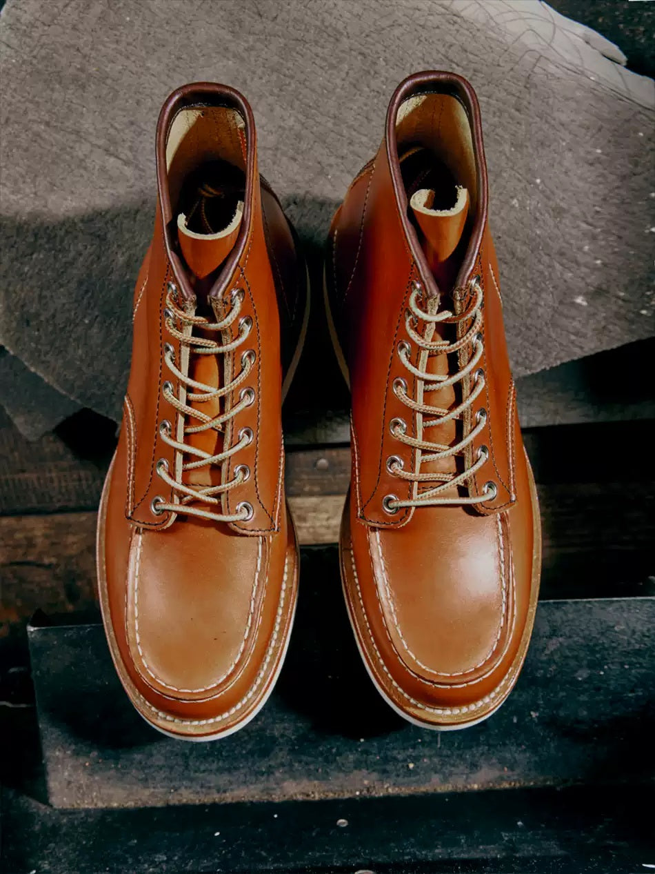 875 Moc Toe Boots | Full-Grain Leather, Vibram Lug Sole